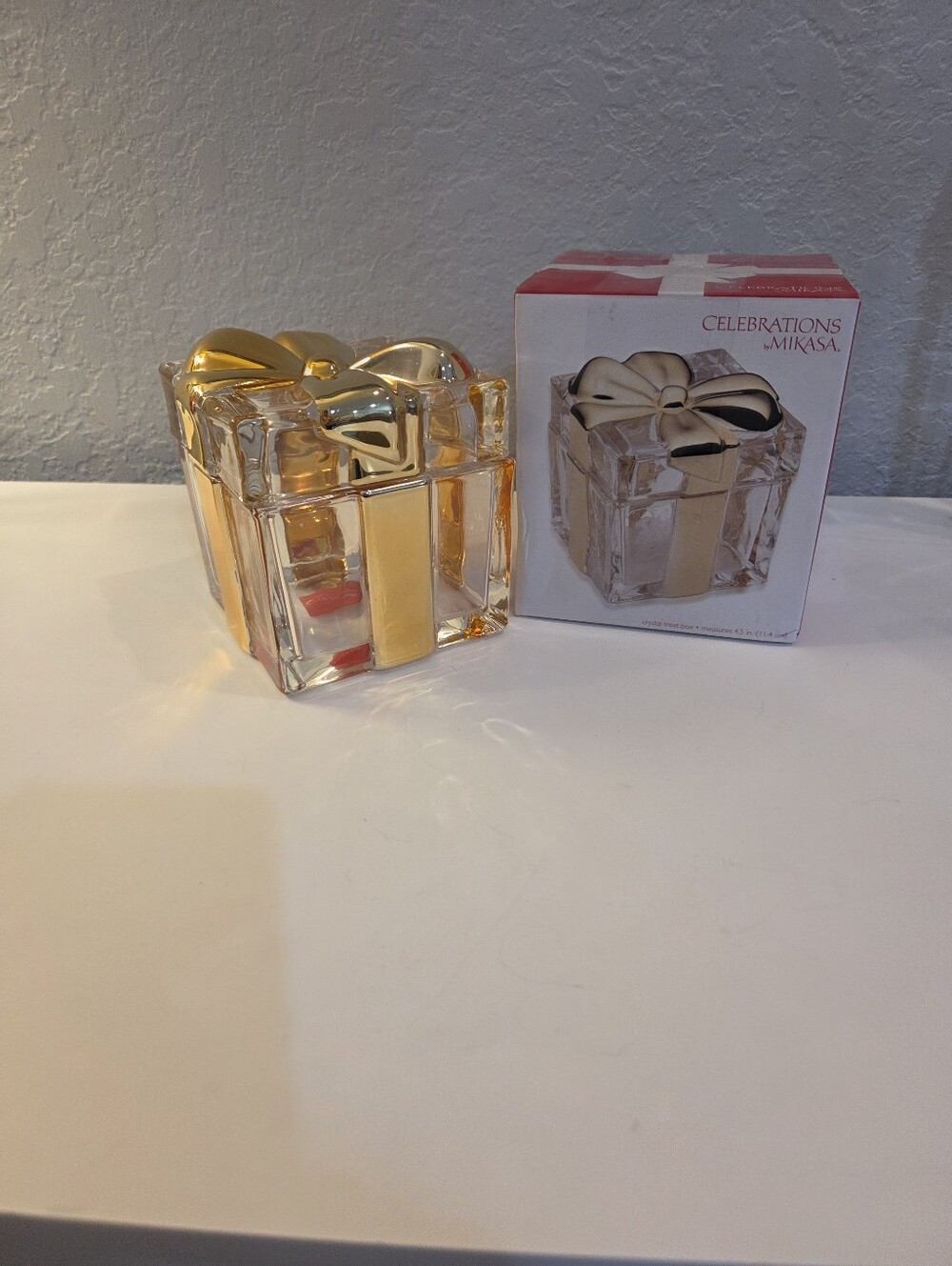 Mikasa Celebrations Gold Bow Box
